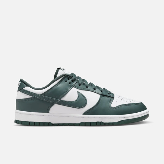 NIKE DUNK LOW VINTAGE GREEN (W)