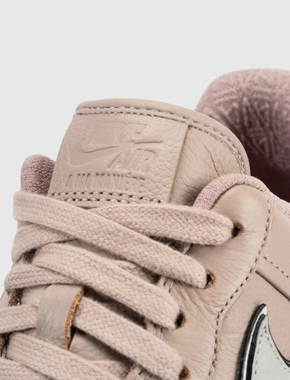 NIKE AIR FORCE 1 LOW SP X A MA MANIÉRE W.Y.W.S