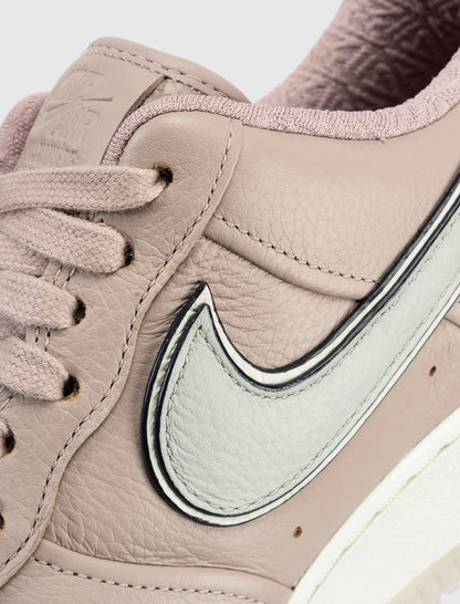 NIKE AIR FORCE 1 LOW SP X A MA MANIÉRE W.Y.W.S